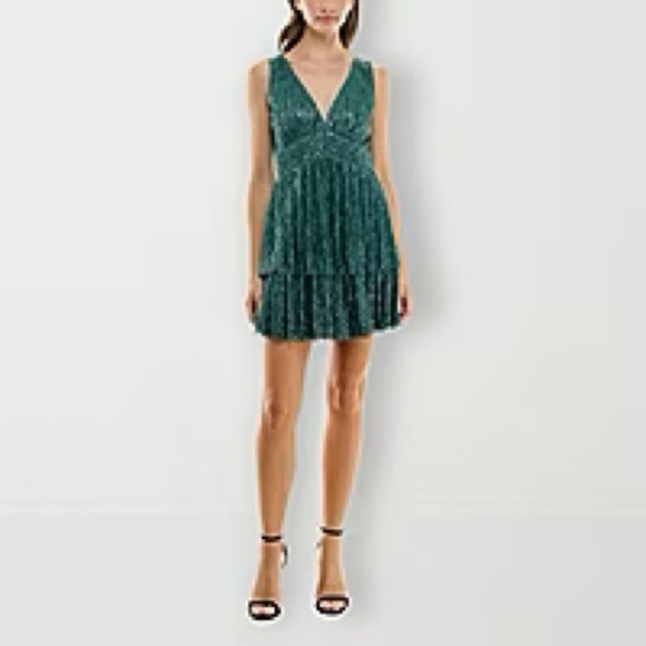 Buckle Dresses & Skirts - Buckle Trixxi Pleated Tiered Dress Shimmer
